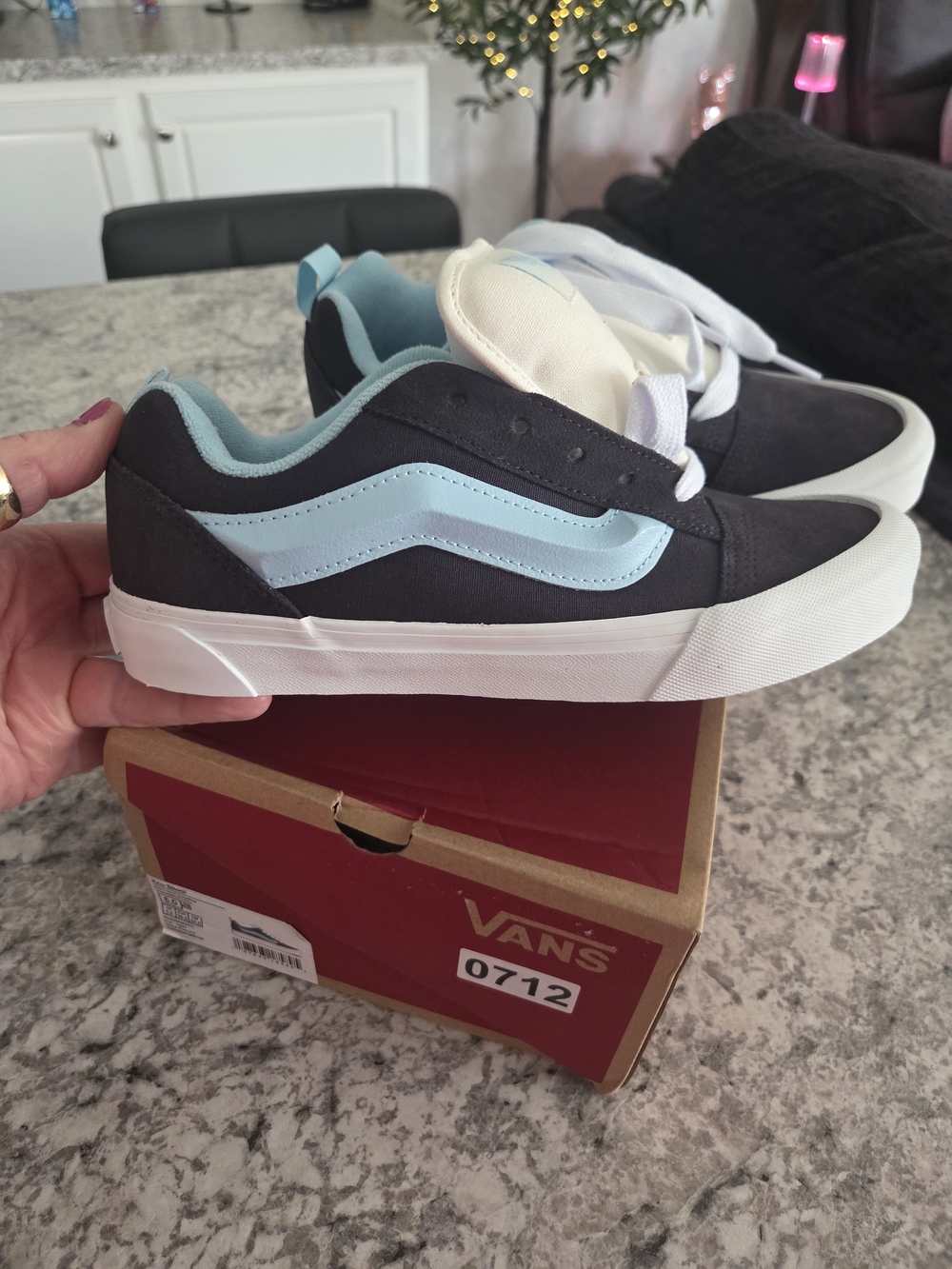 Vans Knu Skool Kids Dark Blue and Light Blue Low-Top Sneakers Sz Jr 6 Womens 7.5